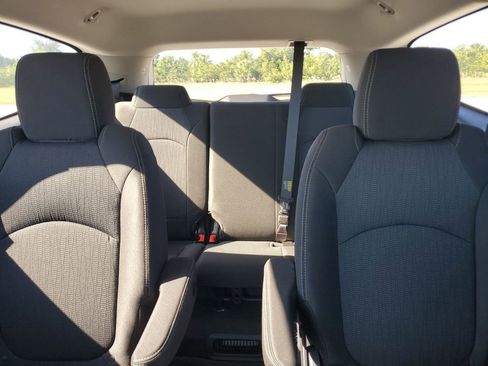 Used 2016 Chevrolet Traverse LT w/ Style and Technology Package image 13