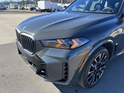 Used 2026 BMW X5 xDrive50e w/ M Sport Package image 12