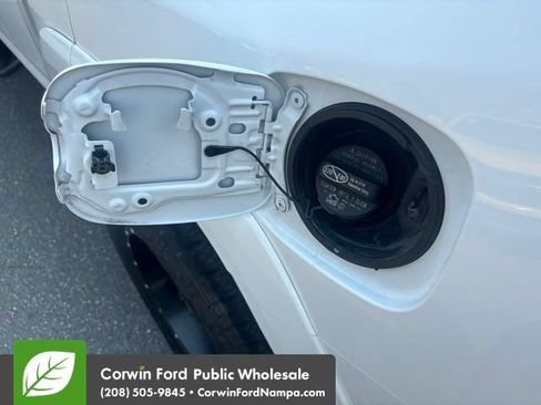 Used 2016 Toyota 4Runner SR5 AWD/4WD image 10