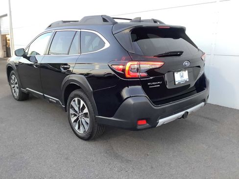 Used 2023 Subaru Outback Limited AWD/4WD image 4