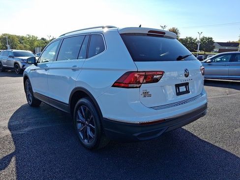 Certified 2022 Volkswagen Tiguan SE image 4