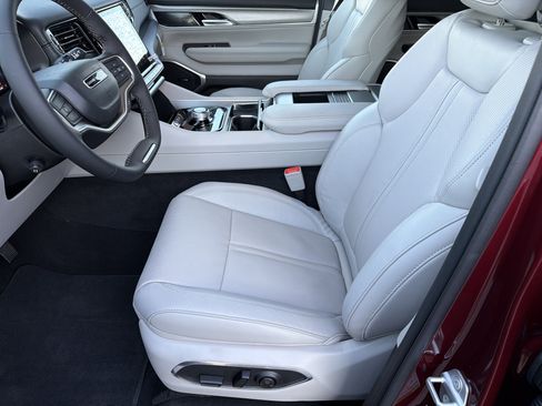 New 2026 Jeep Grand Wagoneer w/ Premium Group I image 10