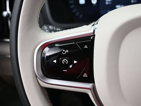 New 2026 Volvo XC90 T8 Ultra w/ Protection Package Premier AWD/4WD image 11