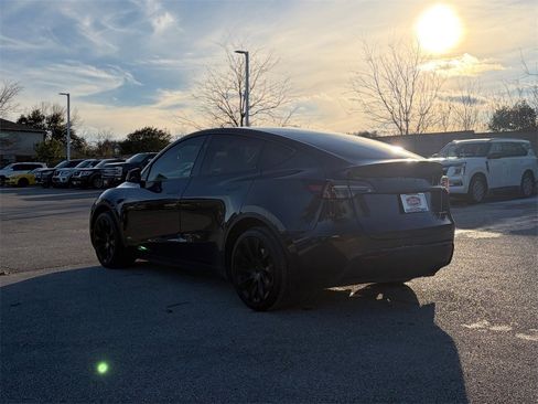 Used 2024 Tesla Model Y Long Range image 6