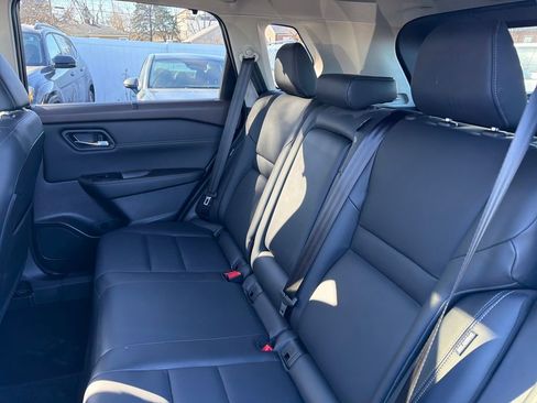 Used 2023 Nissan Rogue SV w/ SV Premium Package image 43