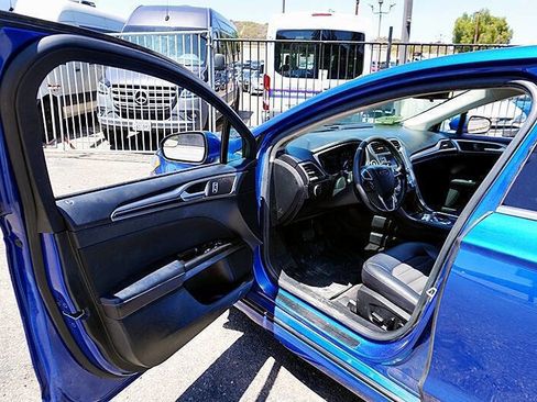 Used 2017 Ford Fusion SE w/ Equipment Group 201A AWD/4WD image 30