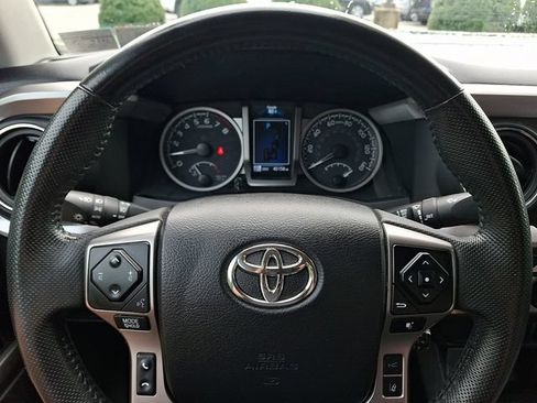 Certified 2023 Toyota Tacoma SR5 AWD/4WD image 18