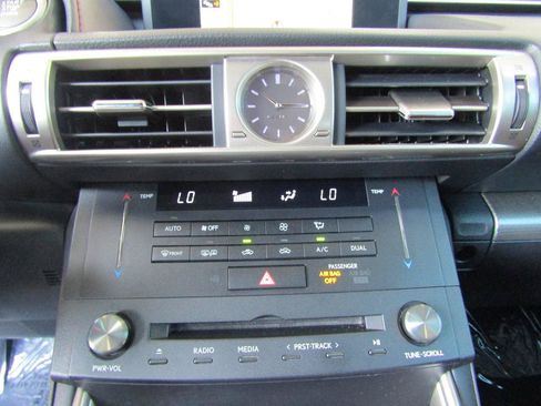 Used 2016 Lexus IS 200t RWD image 19