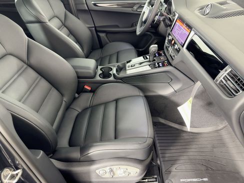 Used 2026 Porsche Macan image 29