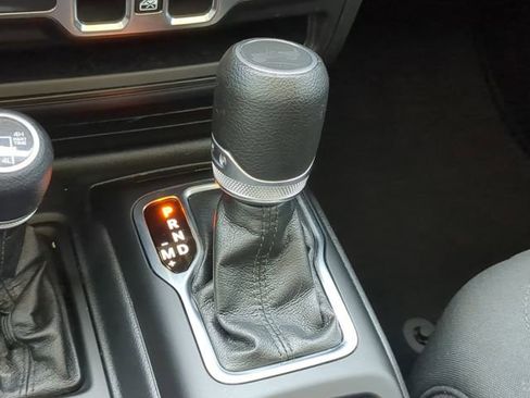 Used 2023 Jeep Wrangler Unlimited w/ Convenience Group AWD/4WD image 28
