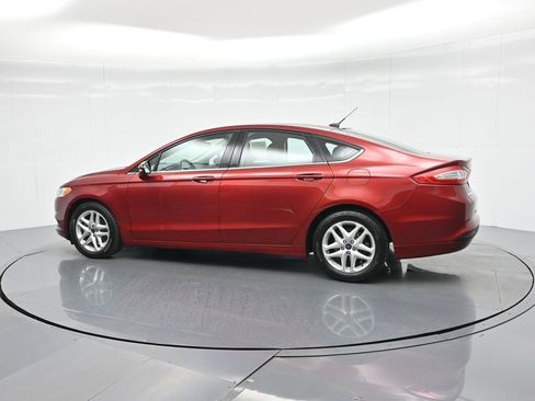Used 2016 Ford Fusion SE FWD image 6