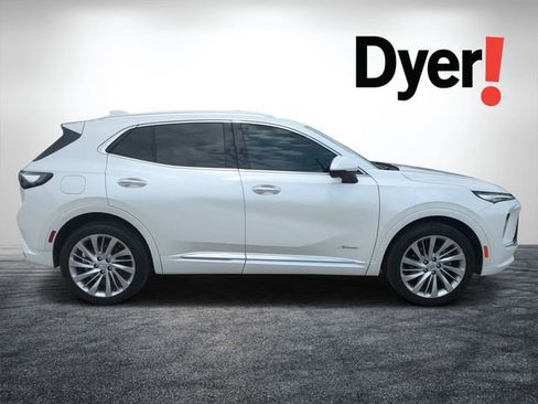Used 2025 Buick Envision Avenir AWD/4WD image 2