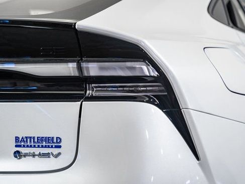 New 2026 Toyota Prius Plug-In Hybrid image 7