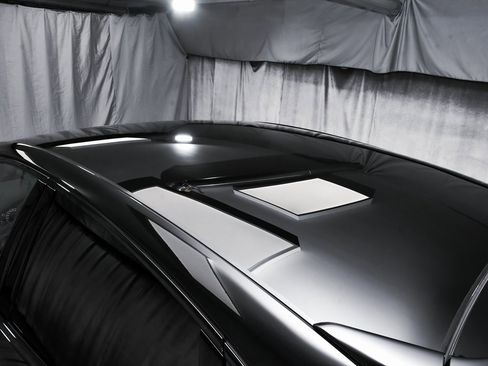 Used 2022 Porsche Cayenne Platinum Edition image 80