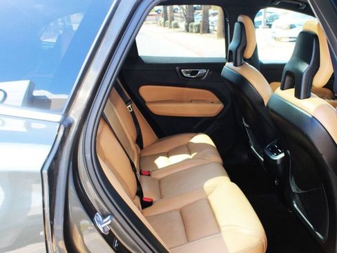 Used 2018 Volvo XC60 T6 Inscription w/ Luxury Seat Package AWD/4WD image 15