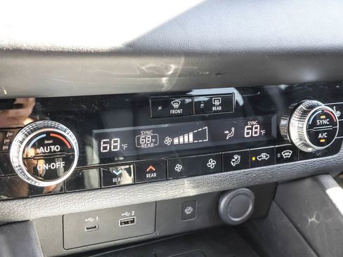 Used 2022 Mitsubishi Outlander SEL image 22