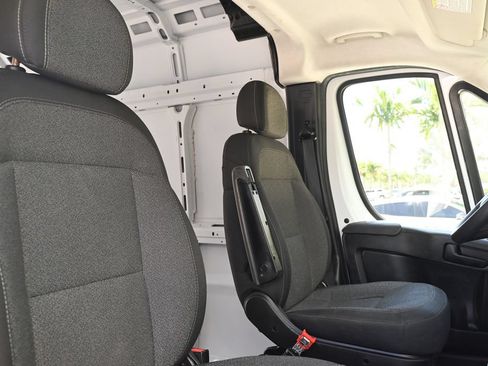 Used 2023 RAM ProMaster 2500 FWD image 16