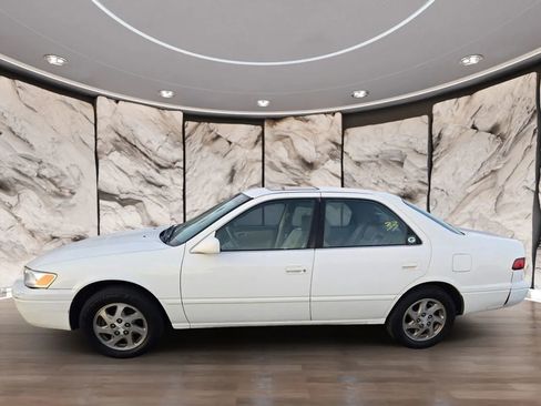 Used 1998 Toyota Camry XLE image 5