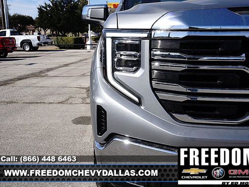 New 2026 GMC Sierra 1500 SLT image 36