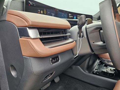 New 2025 Lincoln Navigator L Reserve image 12