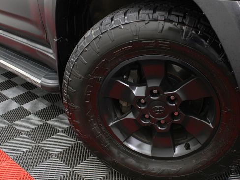 Used 2011 Toyota 4Runner SR5 image 38