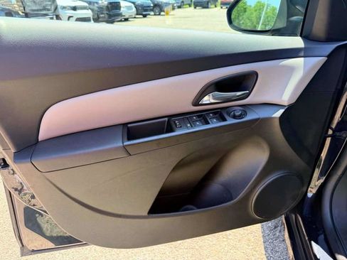 Used 2015 Chevrolet Cruze LT FWD image 15