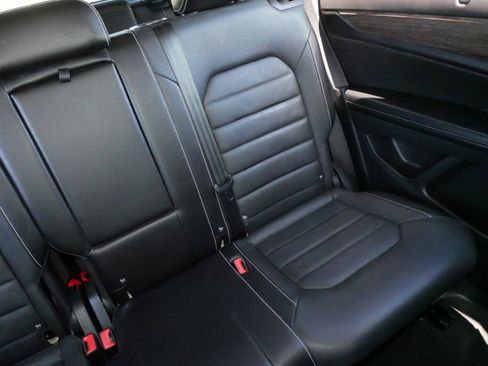 Used 2024 Volkswagen Atlas SEL AWD/4WD image 14