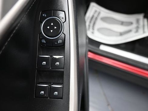 Used 2022 Ford Explorer Limited w/ Equipment Group 301A RWD image 6