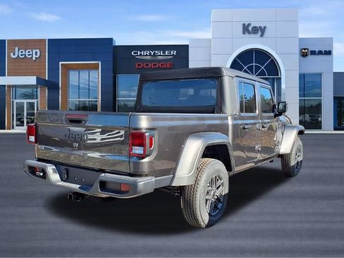 New 2026 Jeep Gladiator Sport AWD/4WD image 5