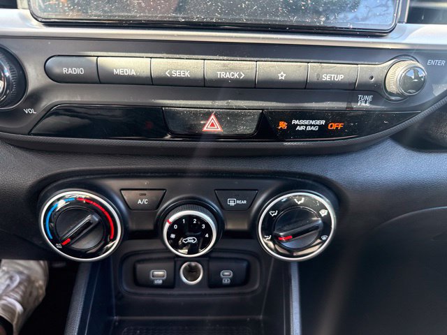 Used 2024 Hyundai Venue SE FWD image 12