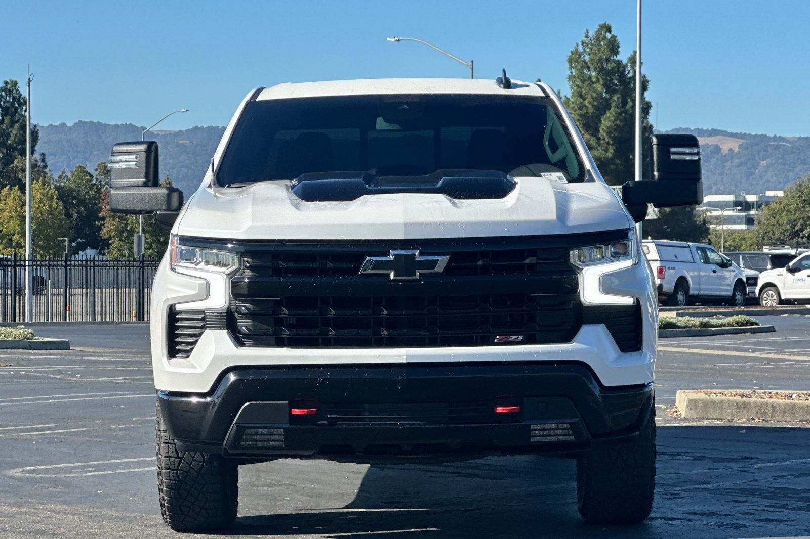 Used 2024 Chevrolet Silverado 1500 LT Trail Boss w/ Convenience Package II AWD/4WD image 9