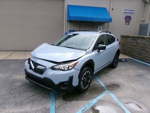 Used 2021 Subaru Crosstrek 2.0i image 3