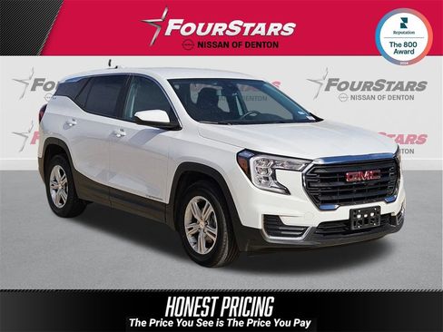 Used 2024 GMC Terrain SLE image 1