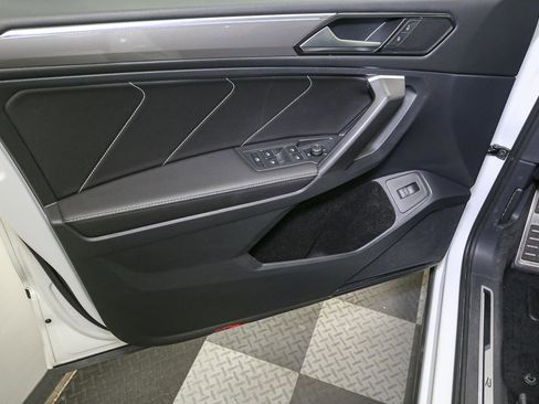 Certified 2024 Volkswagen Tiguan SE R-Line AWD/4WD image 46
