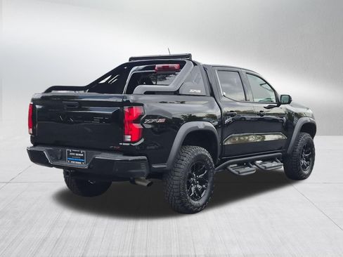Used 2025 Chevrolet Colorado ZR2 w/ Midnight Edition AWD/4WD image 6
