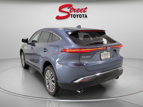 Certified 2024 Toyota Venza XLE AWD/4WD image 2