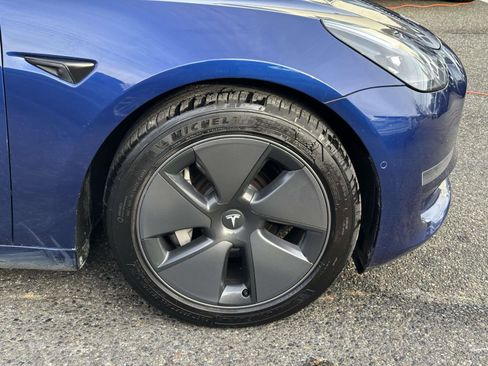 Used 2021 Tesla Model 3 Standard Range Plus image 10
