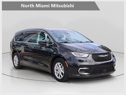 Used 2023 Chrysler Pacifica Touring-L