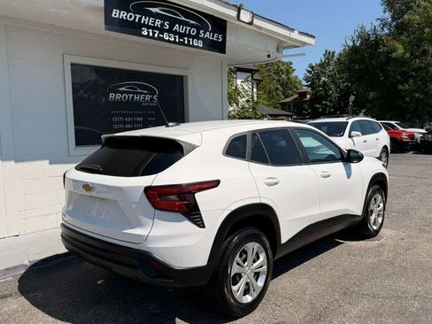 Used 2024 Chevrolet Trax LS w/ Driver Confidence Package FWD image 15