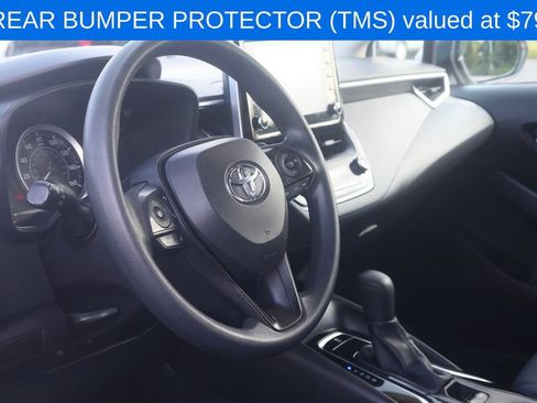 Used 2020 Toyota Corolla LE FWD image 6