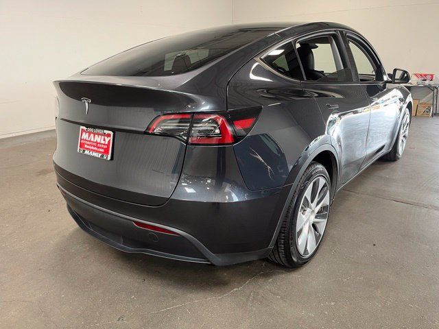 Used 2024 Tesla Model Y Long Range AWD/4WD image 3