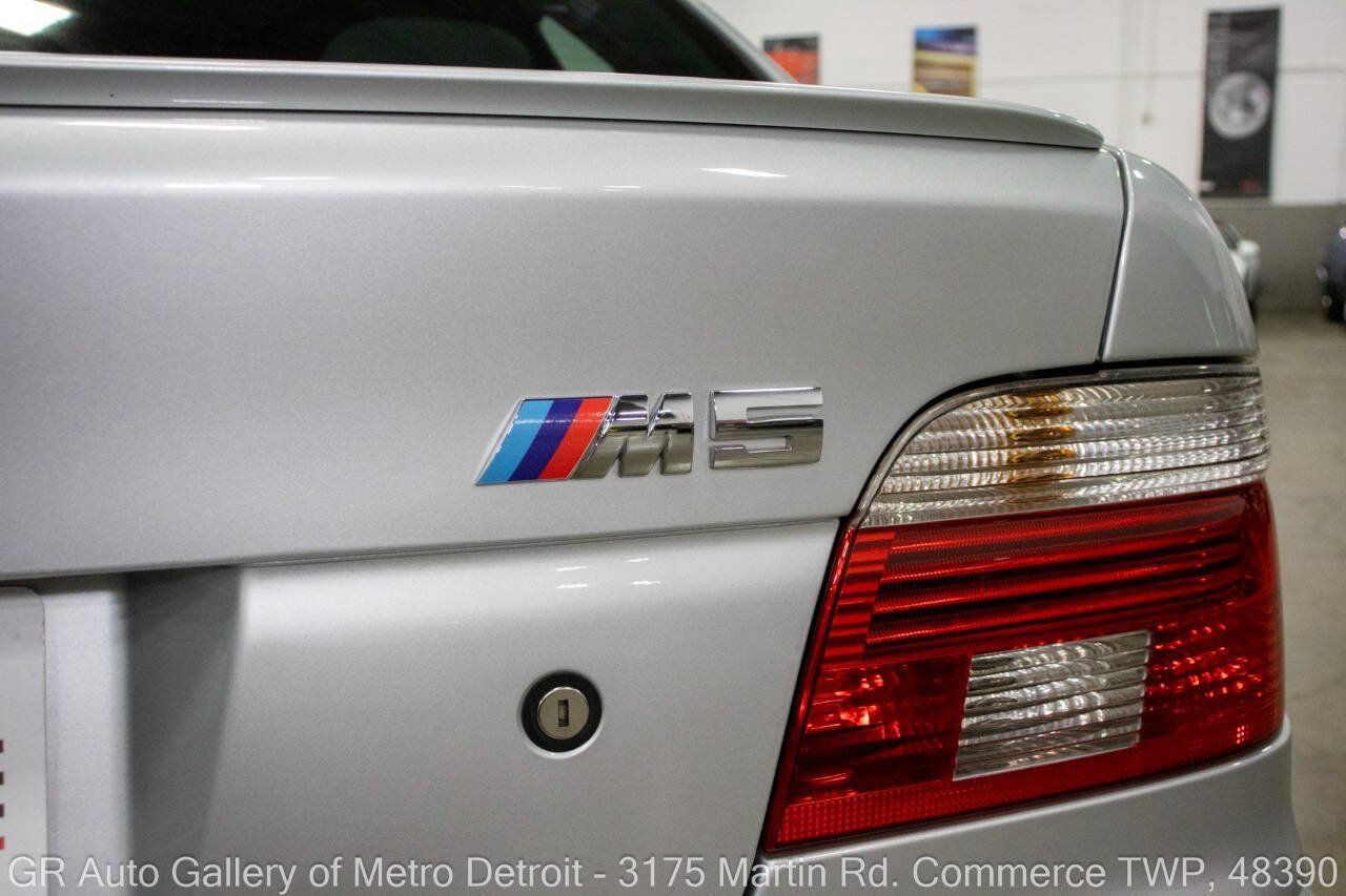 Used 2003 BMW M5 RWD image 34
