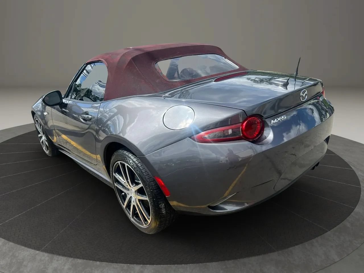 Used 2018 MAZDA MX-5 Miata Grand Touring RWD image 7