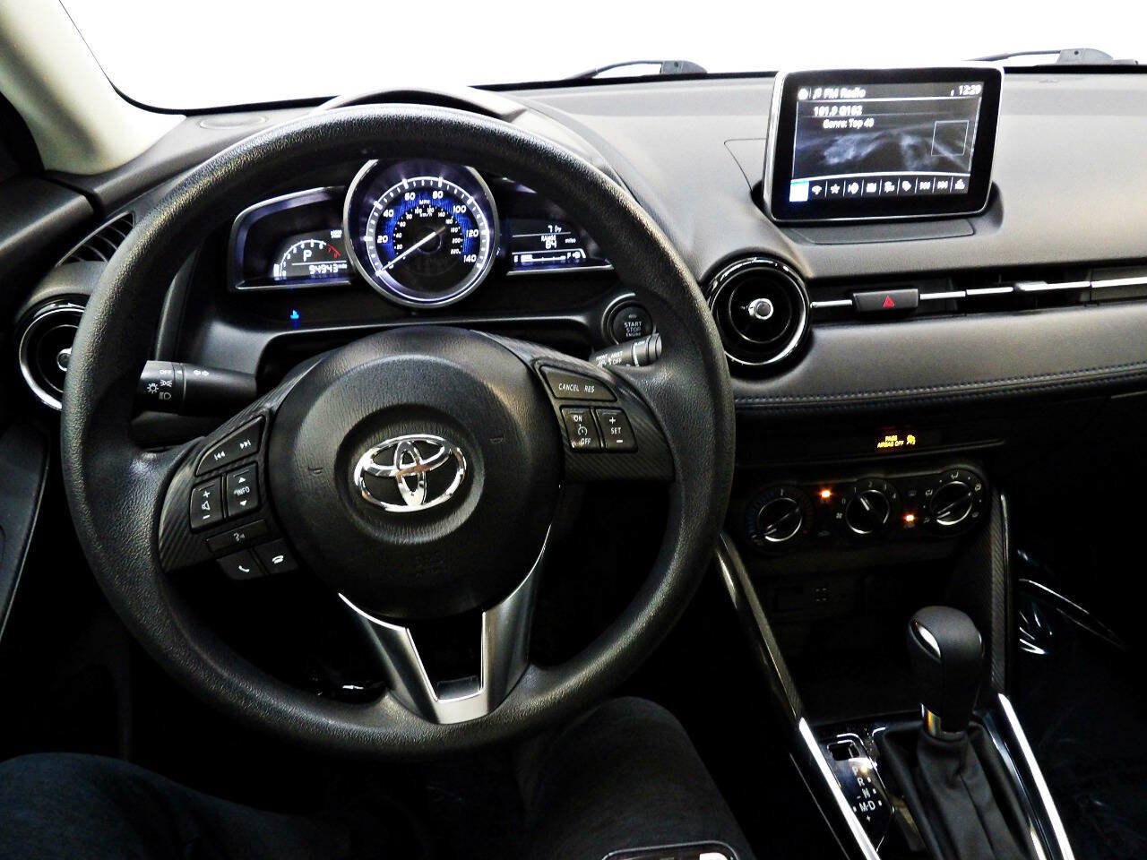 Used 2017 Toyota Yaris iA FWD image 17