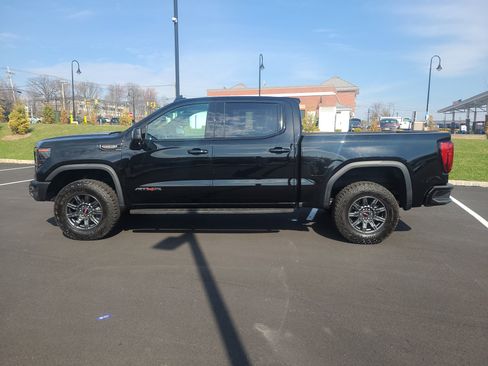 Used 2024 GMC Sierra 1500 AT4X image 9