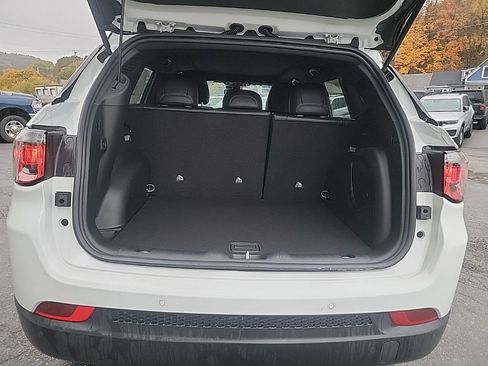 New 2026 Jeep Compass Limited w/ Sun, Sound & Navigation Group image 9