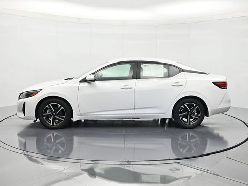 Certified 2024 Nissan Sentra SV FWD image 8