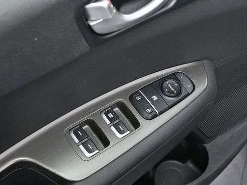 Used 2020 Kia Optima LX image 10