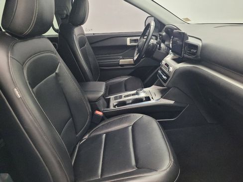 Used 2020 Ford Explorer XLT w/ Equipment Group 202A image 21