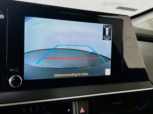 Used 2024 Toyota Prius Prime FWD image 13